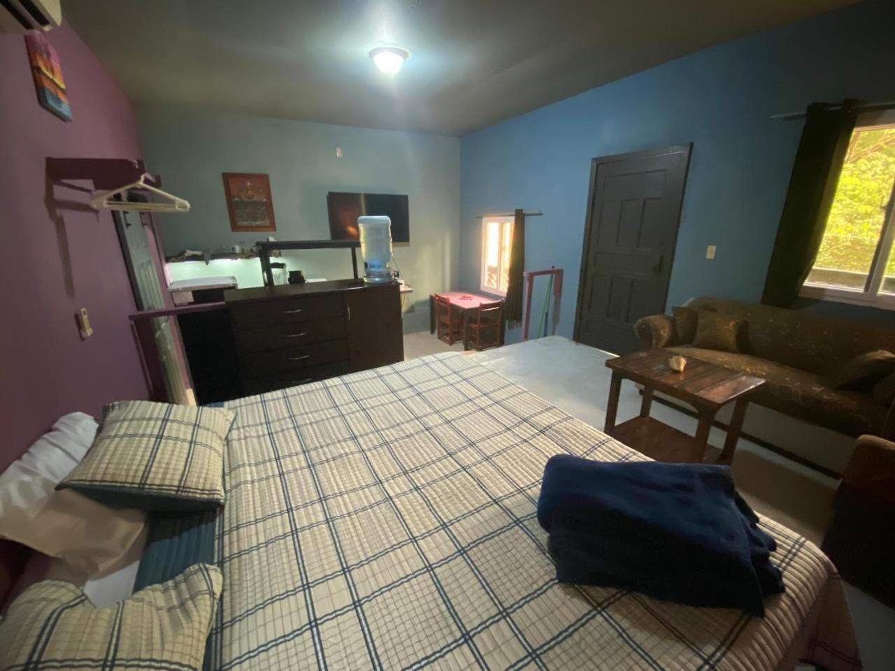 Airport Inn Roatan المظهر الخارجي الصورة